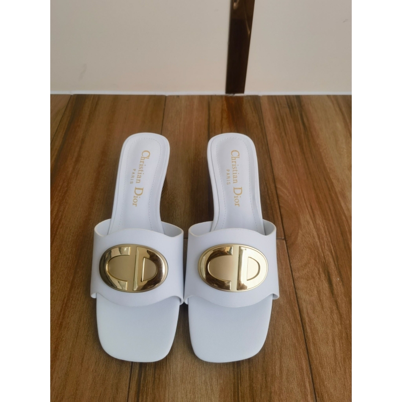 ch**an D*or slippers